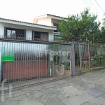 Casa com 5 quartos à venda na Rua Senegal, 230, Vila Ipiranga, Porto Alegre