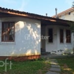 Casa com 3 quartos à venda na Rua Afonso Arinos, 201, Camaquã, Porto Alegre