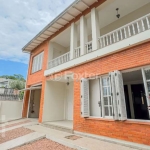 Casa com 3 quartos à venda na Rua Aldrovando Leão, 341, Vila Jardim, Porto Alegre