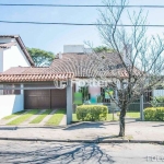 Casa com 4 quartos à venda na Rua Marquês do Maricá, 341, Vila Nova, Porto Alegre