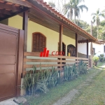 Casa mobiliada em associação na Aldeinha, Itapecerica da Serra-SP: 2 quartos, 1 suíte, 2 salas, 2 banheiros, 4 vagas - 140m².