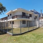 Casa com 3 quartos para alugar na Rua Eduardo Geronasso, 232, Bacacheri, Curitiba