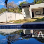 Casa á venda, com piscina em Terra Preta - Mairiporã/SP