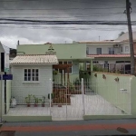 Casa comercial na Praia Comprida em São José, SC - CA1241