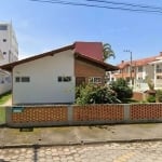 Ótima casa em excelente localização na praia de Palmas. - CA1496