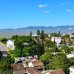 APARTAMENTO DE ALTO PADRÃO COM 2 QUARTOS SENDO SUÍTES E 2 VAGAS DE GARAGEM NO BAIRRO JARDIM ATLANTICO EM FLORIANÓPOLIS/SC