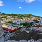 APARTAMENTO DUPLEX  COM 3 QUARTOS SENDO 1 SUÍTE E 1 VAGA DE GARAGEM NO CENTRO DE FLORIANÓPOLIS/SC