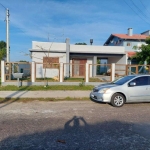 Casa 02 Dorm à venda no Bairro CAPÃO NOVO - 2 vagas de garagem