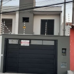 Sobrado novo para venda com 3 dormitórios em Braz Cubas em Mogi das Cruzes.