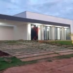 Casa de alto padrão com 4 Suites ,piscina, área gourmet, aquecimento,na Represa de Avaré