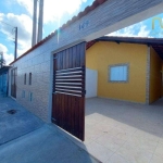 Linda casa nova com 2 dorm. e quintal!