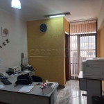 Comercial Sala / Salão com Condomínio em Araraquara