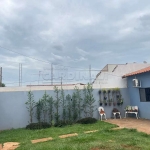 Casa Padrão com Piscina no JD Itália