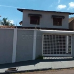 Casa com ótima localização