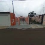 Pequena casa aconchegante no Centro com jardim frontal