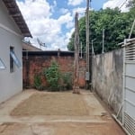 Casa à Venda no Cruzado com 2 Quartos, 1 Suíte e Garagem para 4 Carros!