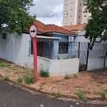 Casa de esquina com ótima localização, próximo do centro da cidade