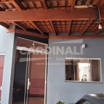 Casa com ótima localização, 02 dormitórios com suíte