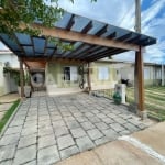 Linda casa em condomínio fechado e toda mobiliada