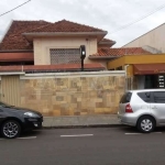 Casa com 2 dormitórios e 2 suítes no centro de São Carlos.