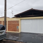 Casa com 3 dormitórios no Jardim Beatriz próxima a Escola Carmine Botta em São Carlos