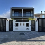 Casa a venda com 3 quartos sendo 1 suíte, 3 banheiros e 2 vagas de garagem.