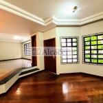 Sobrado com 4 quartos  para alugar, 260.00 m2 por R$4500.00  - Uberaba - Curitiba/PR