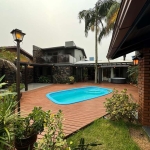 Casa à Venda em Garopaba/SC Próxima ao Mar com Quatro Suítes