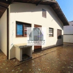 CASA AMPLA COM 3 DORM. CHURRASQUEIRA, LAVABO EM ITANHAÉM-SP