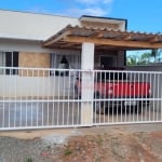 Casa com 2 dormitórios + garagem coberta