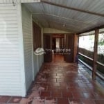 Casa à venda, Campeche, Florianópolis, SC - Possui 384 m² de terreno - a 50 metros da praia - próxi