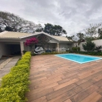 Casa Térrea Com Quintal Espaçoso, Piscina, a 500 m da Praia, à Venda, Campeche, Florianópolis, SC