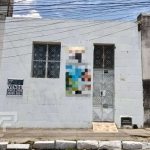 Casa à venda com 3 quartos próximo à Praça Centenário, no Farol - Maceió -