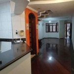 Sobrado com 3 dormitórios à venda, 140 m² por R$ 7