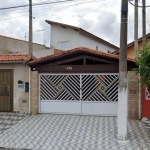 Casa gemina da no Solemar em Praia Grande SP.