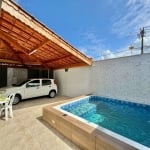 Casa com piscina a poucos metros da praia na Ocian em Praia Grande.