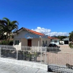 Casa no centro da Palhoça com terreno grande e duas casas