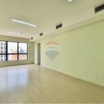 Sala Comercial com 31 m² na Rua Américo Brasiliense - Chácara Santo Antônio