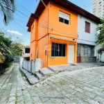Casa de Vila Charmosa na Praça Hélio Walcacer