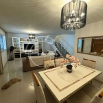 CASA TRIPLEX DE LUXO COM 4 SUÍTES À VENDA EM VARGEM PEQUENA - RJ!