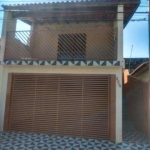 VENDA DE SOBRADO NO NOVA ARUJÁ, EM ARUJÁ/SP, 98m² com 2 quartos, sala com varanda, cozinha, quintal com edícula e garagem coberta. CONSULTE-NOS.