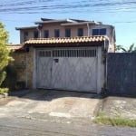 VENDA DE SOBRADO NO JORDANÓPOLIS, EM ARUJÁ/SP, 280m² com 5 dormitórios, 2 suítes, salas amplas, edícula, quintal e garagem para 4 autos. CONSULTE-NOS.