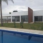 VENDA DE CASA TÉRREA NO CONDOMÍNIO MONT CLAIR, EM SANTA ISABEL/SP, 260m² com 03 quartos, sala ampla, cozinha, churrasqueira e piscina. CONSULTE-NOS.