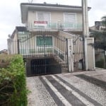 VENDA DE SOBRADO NO ARUJAMÉRICA, EM ARUJÁ/SP, 150m² com 3 quartos, suite com hidro. CONSULTE.NOS.