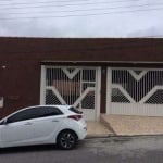 VENDA DE SOBRADO NO SANTA TERESA, EM SANTA ISABEL/SP, 250m² com quintal amplo, 2 quartos, garagem coberta para 2 autos e porão. CONSULTE-NOS.