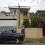 LOCAÇÃO DE CASA NO JARDIM PLANALTO, EM ARUJÁ/SP, 160m² com 03 dormitórios, suíte, sala, varanda, cozinha e garagem coberta para 01 auto. CONSULTE-NOS.