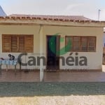 Casa no bairro do Rocio (área comercial/residencial) disponível para venda - Cananéia / SP