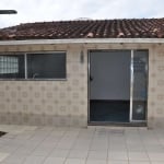 Casa 3 dormitórios para venda na Avenida Independência - Cananéia - SP