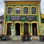 Palacete Histórico à venda, contendo residência e salão comercial no Centro de Cananéia/SP