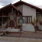 Casa com 3 dormitórios, 2 salas, 3 banheiros, 4 vagas de garagem, Centro, Palhoça -SC - CA097-886